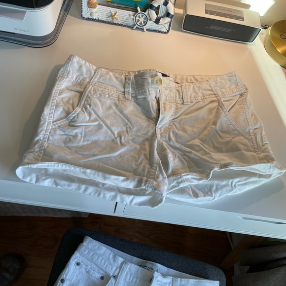 American Eagle outfitters white cargo shorts